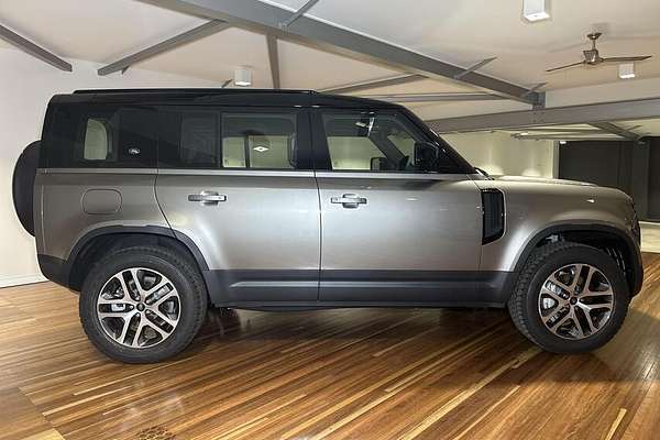 2023 Land Rover Defender 110 D300 SE L663