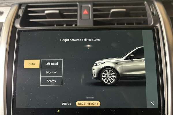 2023 Land Rover Discovery D300 R-Dynamic SE Series 5