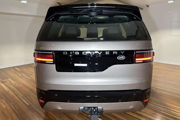 2023 Land Rover Discovery D300 R-Dynamic SE Series 5
