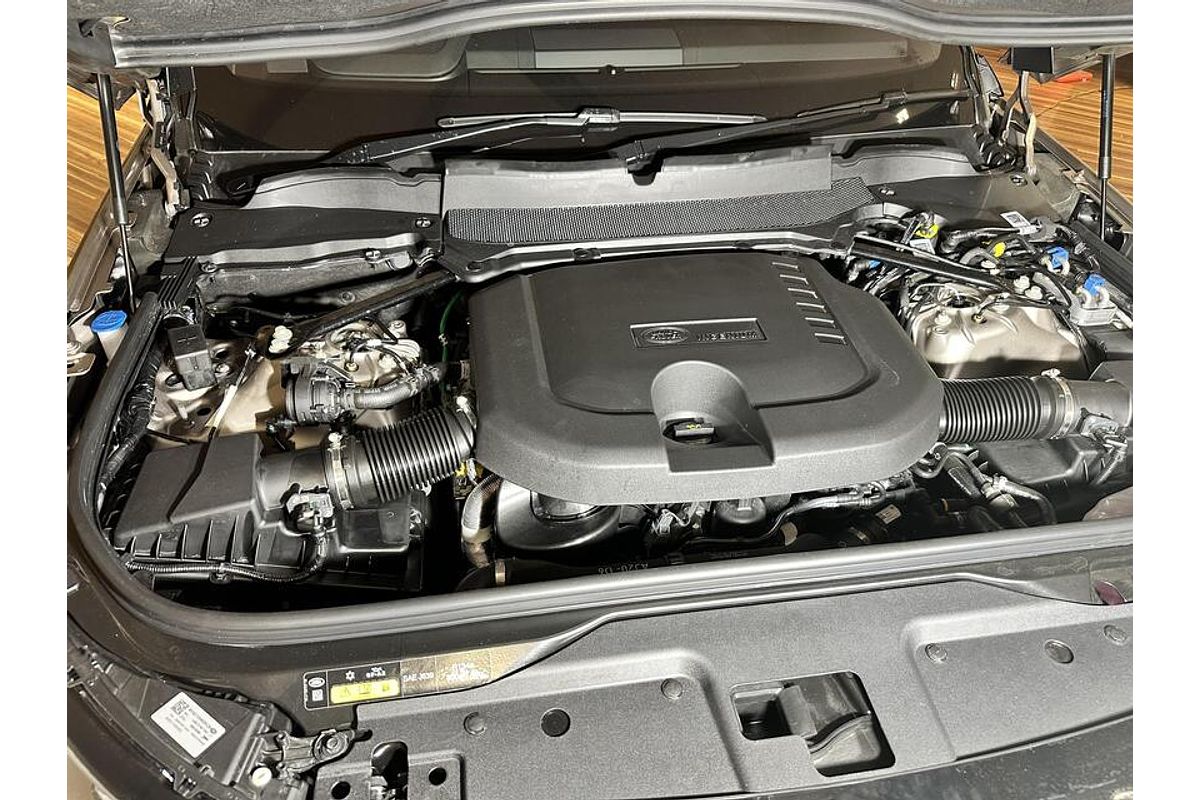 2023 Land Rover Discovery D300 R-Dynamic SE Series 5
