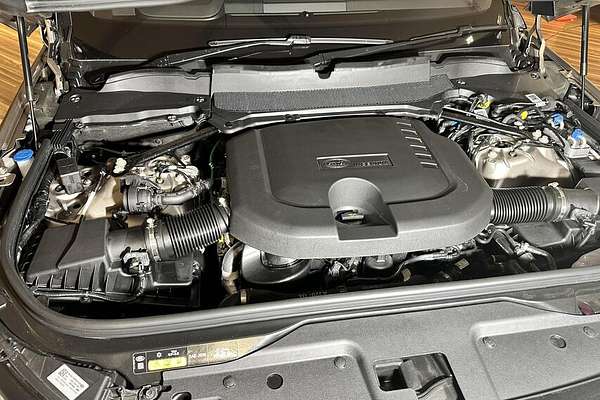 2023 Land Rover Discovery D300 R-Dynamic SE Series 5