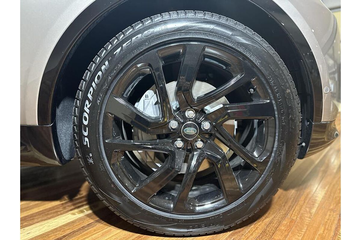 2023 Land Rover Discovery D300 R-Dynamic SE Series 5
