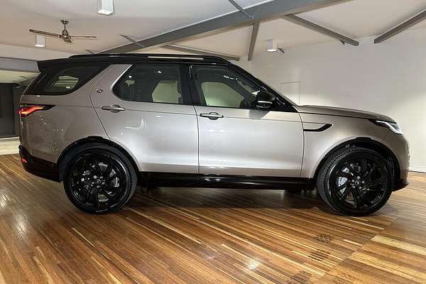 2023 Land Rover Discovery D300 R-Dynamic SE Series 5