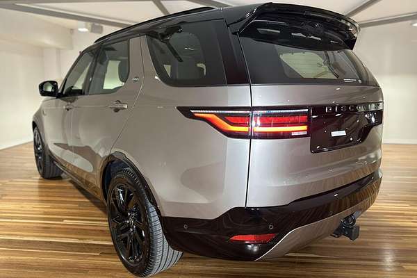 2023 Land Rover Discovery D300 R-Dynamic SE Series 5
