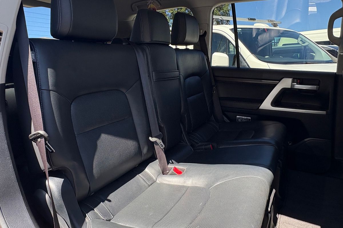 2018 Toyota Landcruiser Sahara VDJ200R
