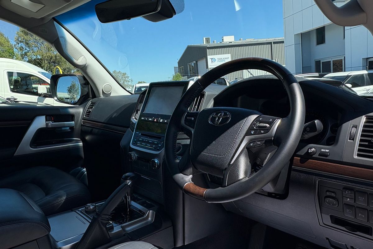 2018 Toyota Landcruiser Sahara VDJ200R
