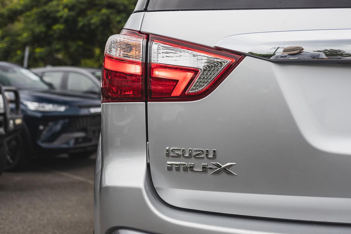 2020 Isuzu MU-X LS-T