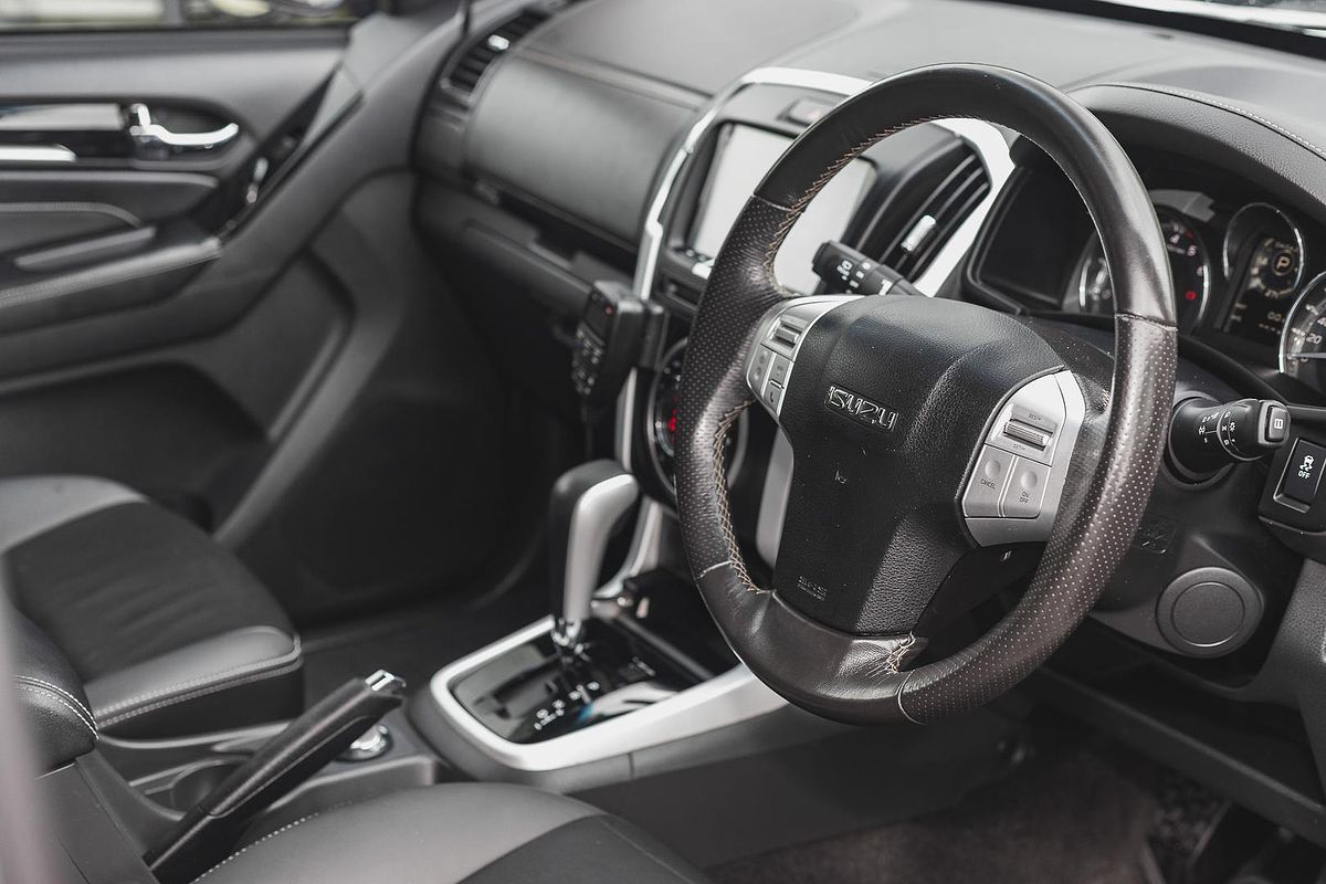2020 Isuzu MU-X LS-T