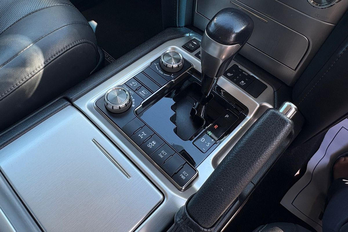 2018 Toyota Landcruiser Sahara VDJ200R