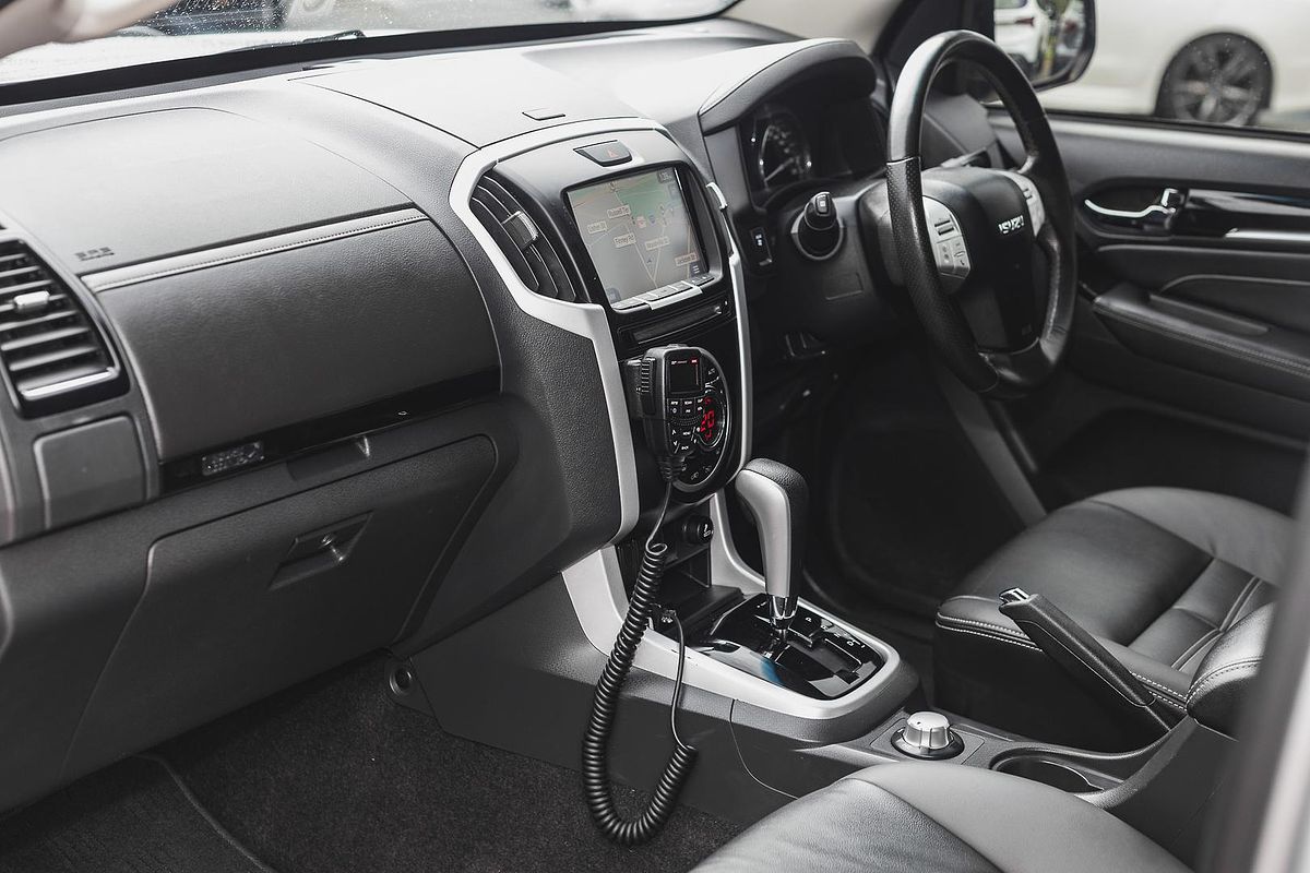 2020 Isuzu MU-X LS-T