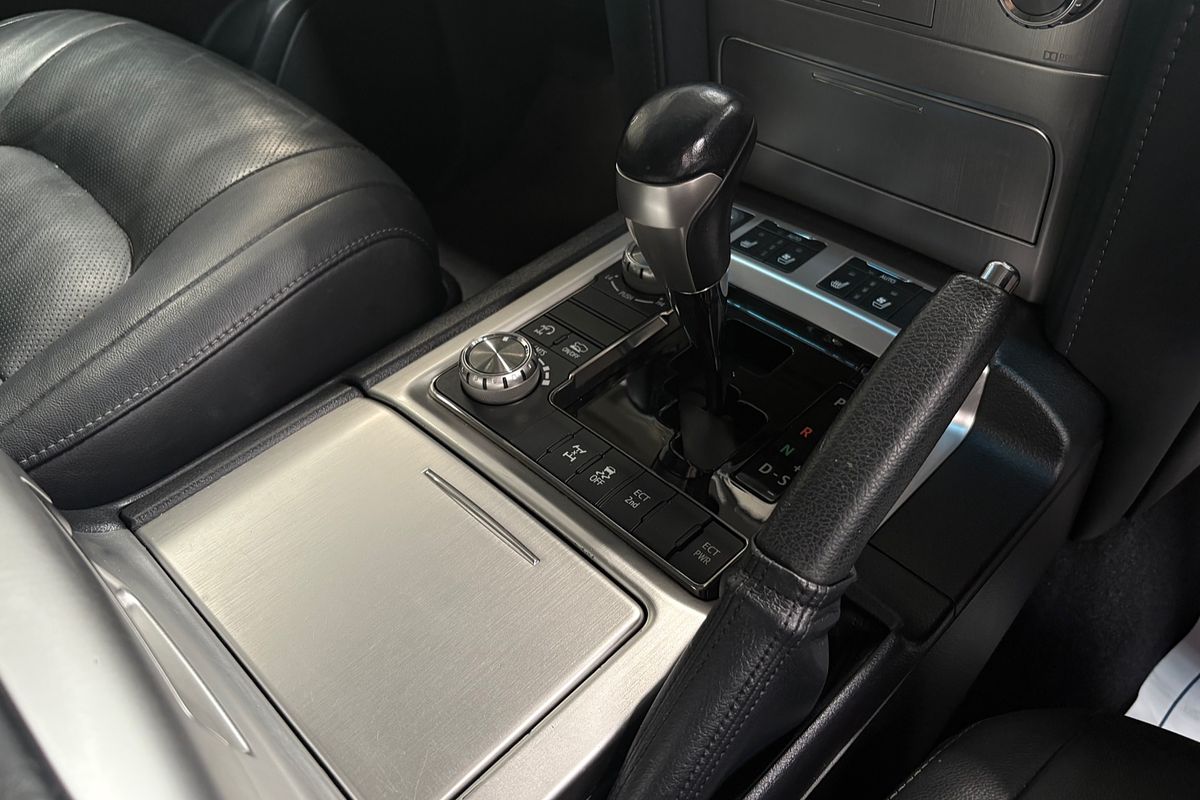 2018 Toyota Landcruiser Sahara VDJ200R