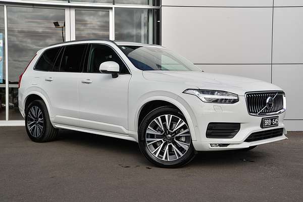 2021 Volvo XC90 T6 Momentum