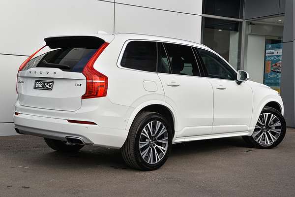 2021 Volvo XC90 T6 Momentum