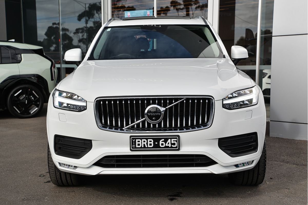 2021 Volvo XC90 T6 Momentum