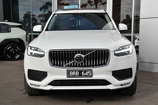 2021 Volvo XC90 T6 Momentum