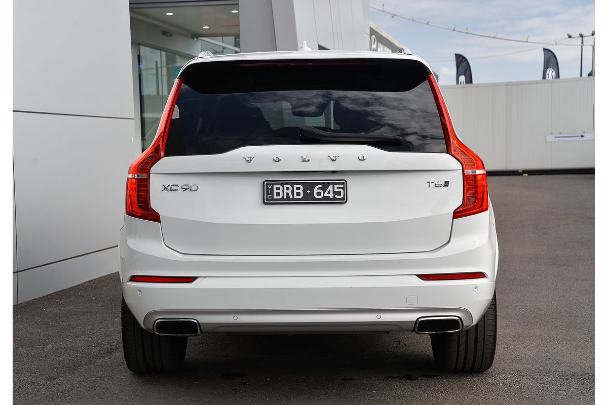 2021 Volvo XC90 T6 Momentum