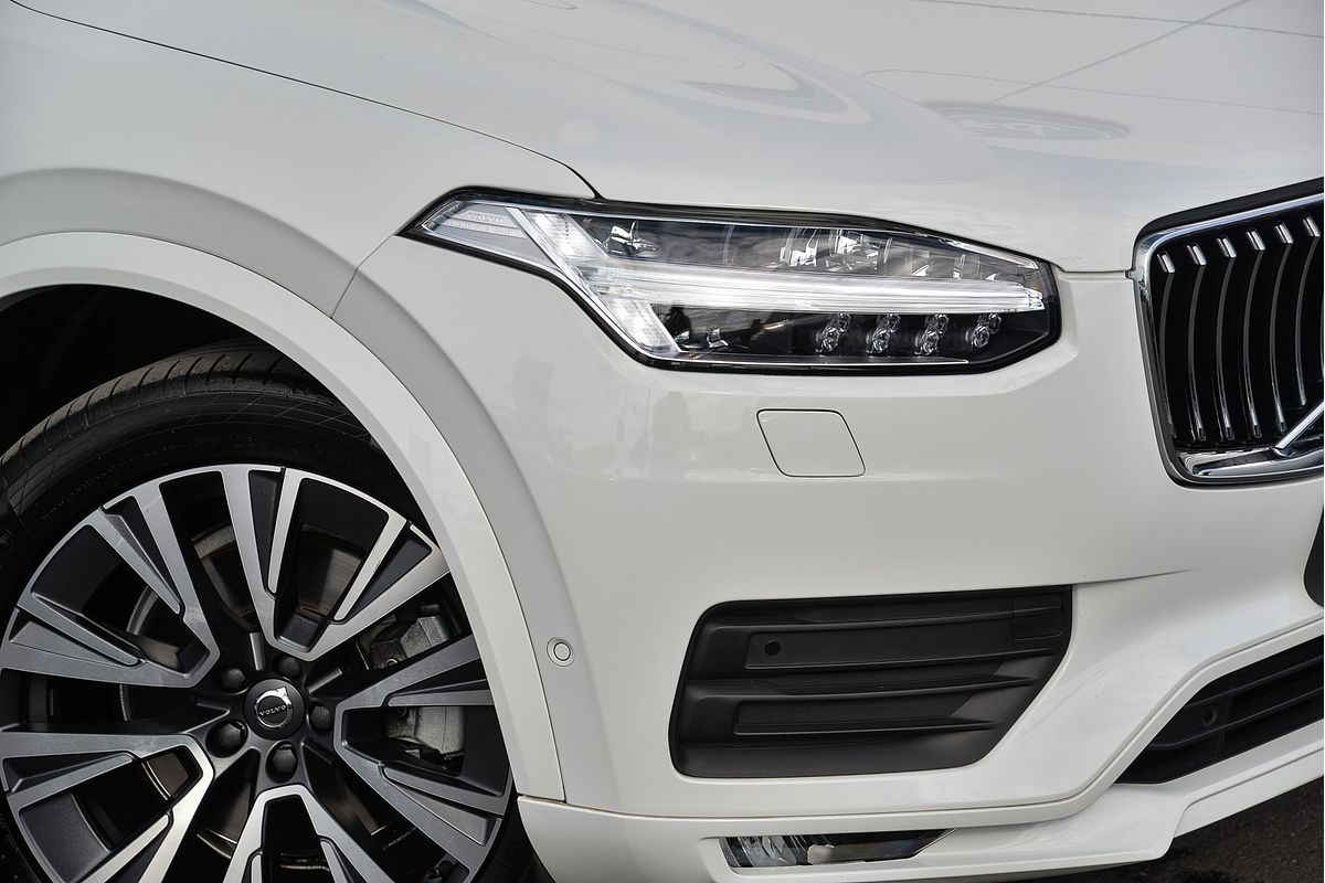 2021 Volvo XC90 T6 Momentum