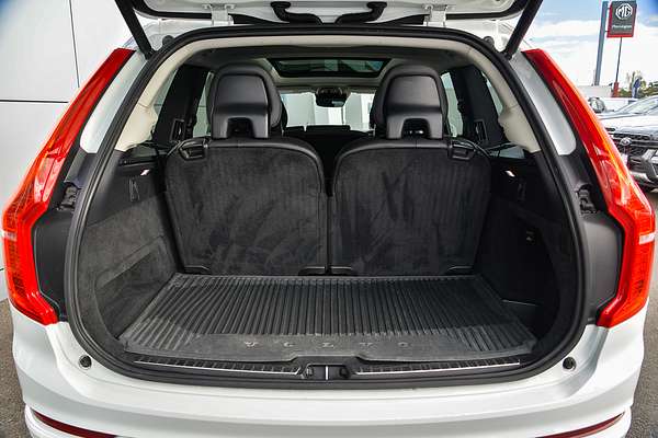 2021 Volvo XC90 T6 Momentum