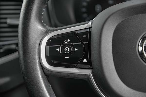 2021 Volvo XC90 T6 Momentum