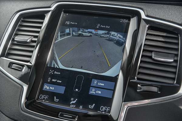 2021 Volvo XC90 T6 Momentum