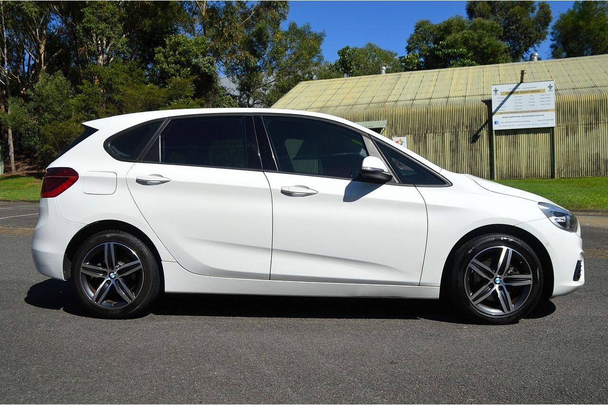 2014 BMW 2 Series 218i Sport Line F45