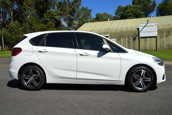 2014 BMW 2 Series 218i Sport Line F45