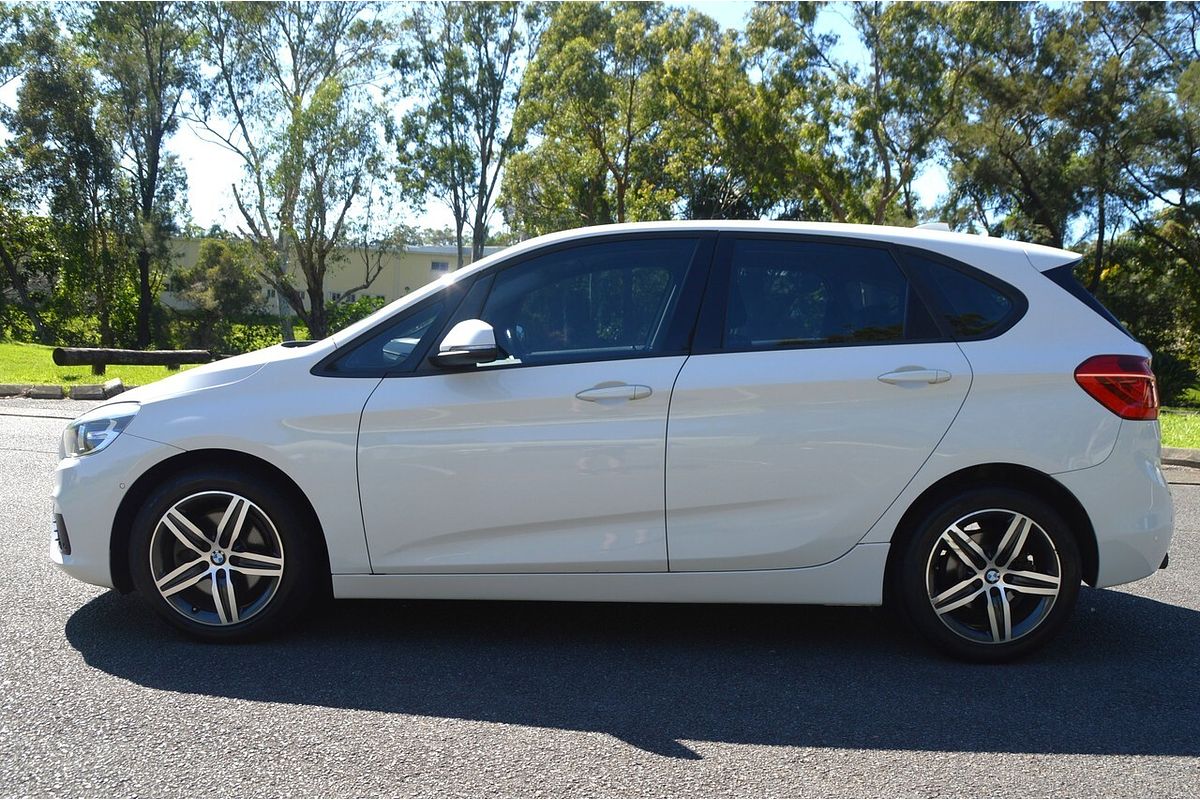 2014 BMW 2 Series 218i Sport Line F45