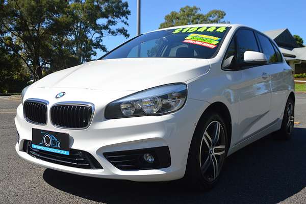 2014 BMW 2 Series 218i Sport Line F45