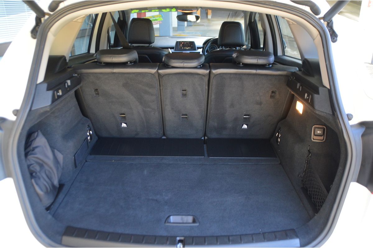 2014 BMW 2 Series 218i Sport Line F45
