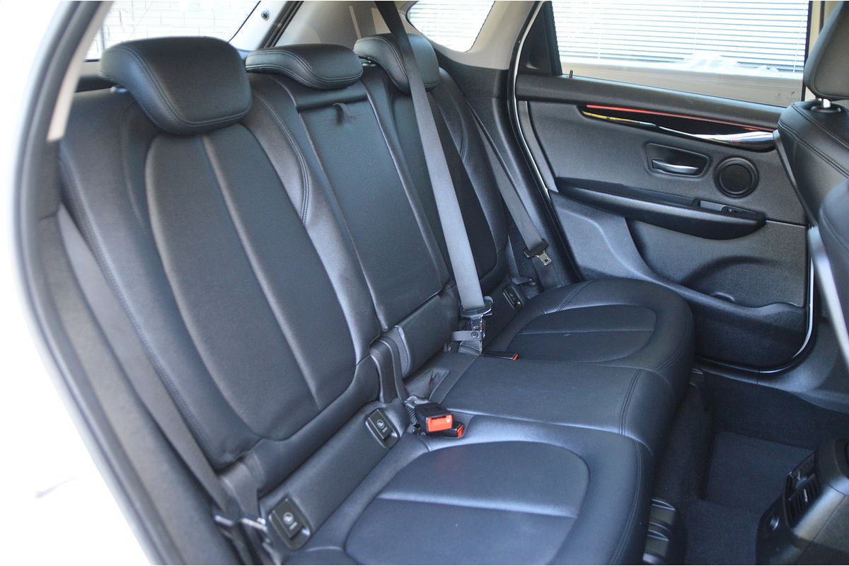 2014 BMW 2 Series 218i Sport Line F45