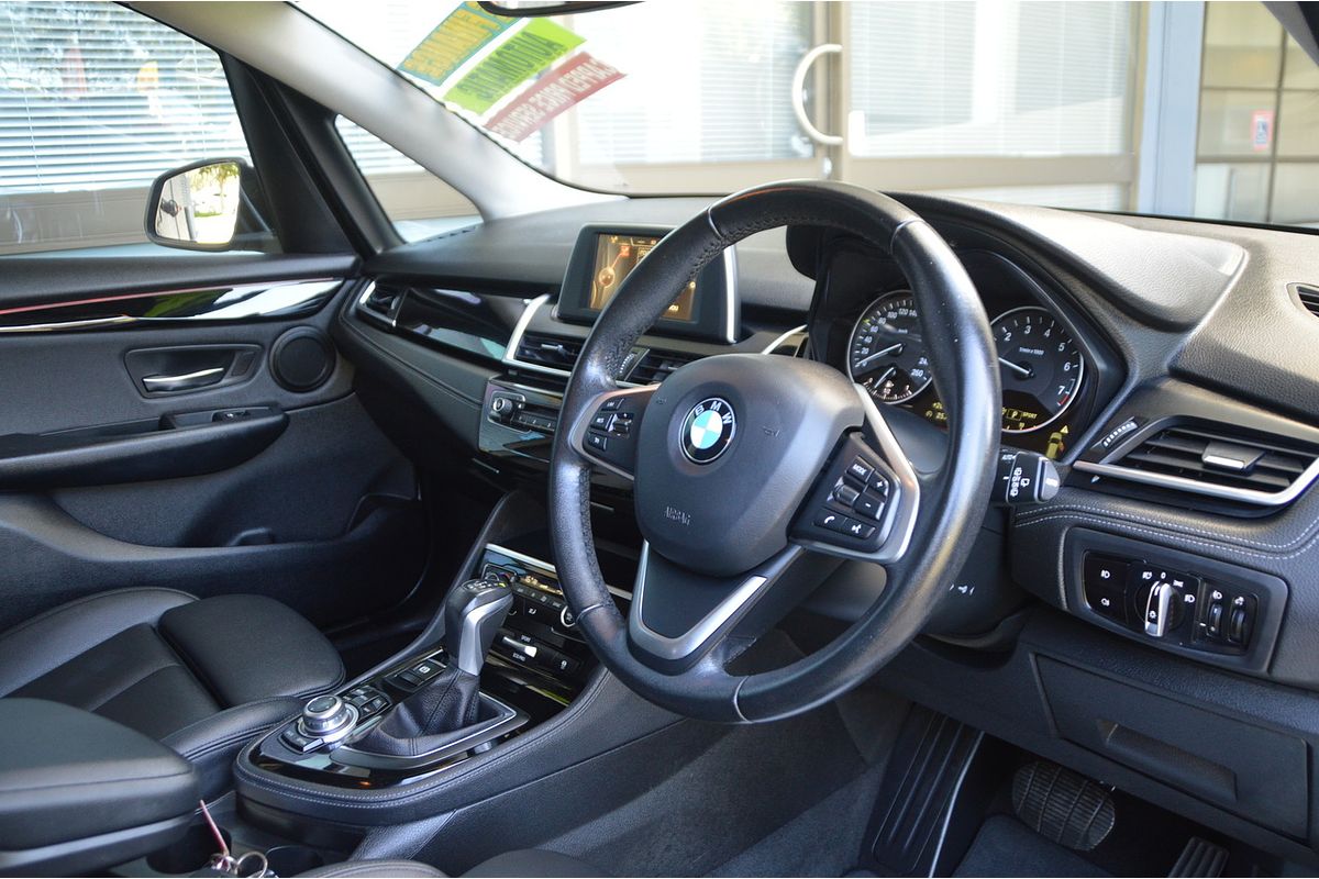 2014 BMW 2 Series 218i Sport Line F45