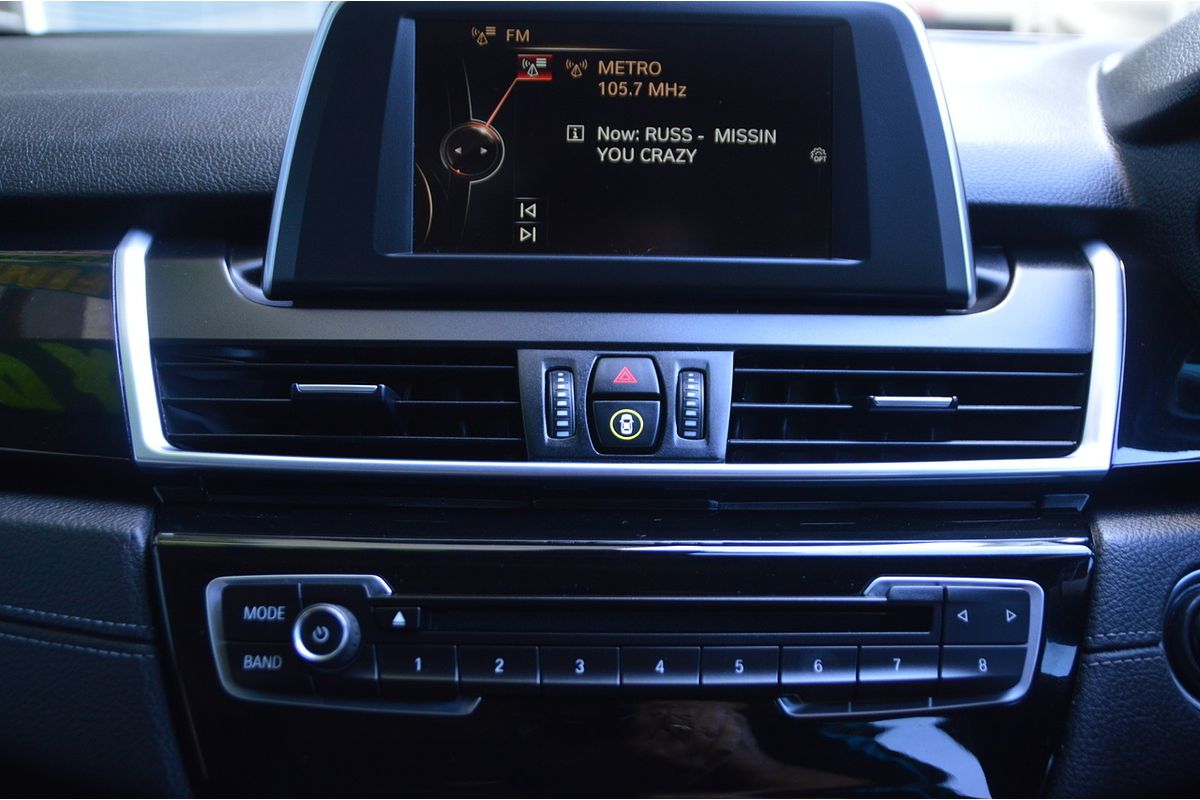 2014 BMW 2 Series 218i Sport Line F45