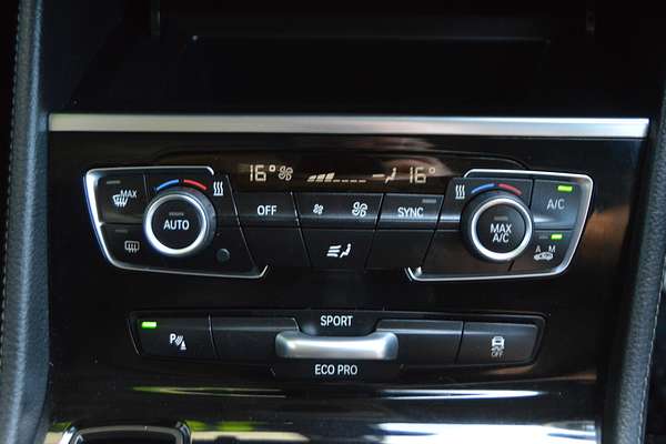 2014 BMW 2 Series 218i Sport Line F45