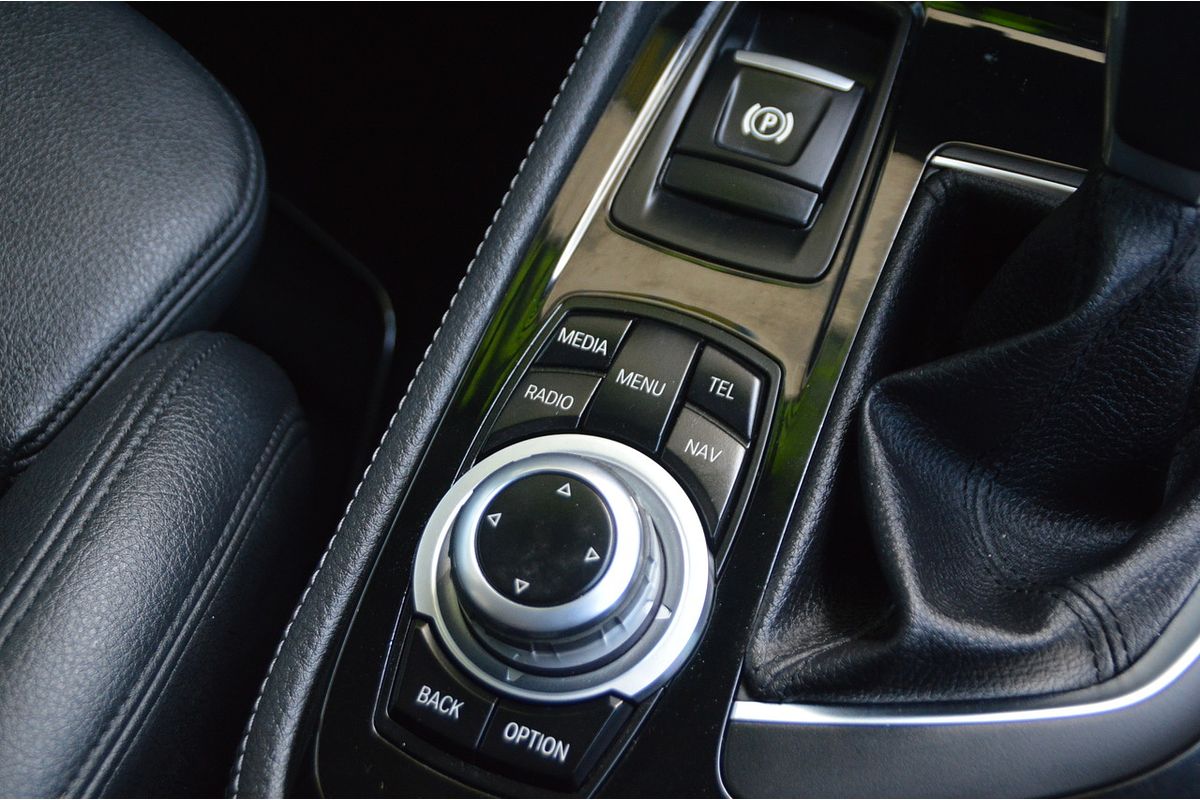 2014 BMW 2 Series 218i Sport Line F45
