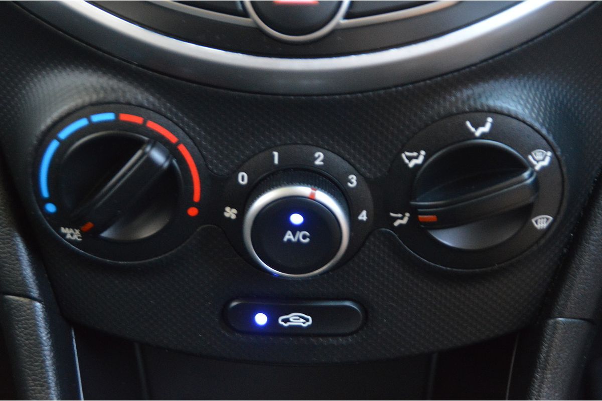 2016 Hyundai Accent Active RB4
