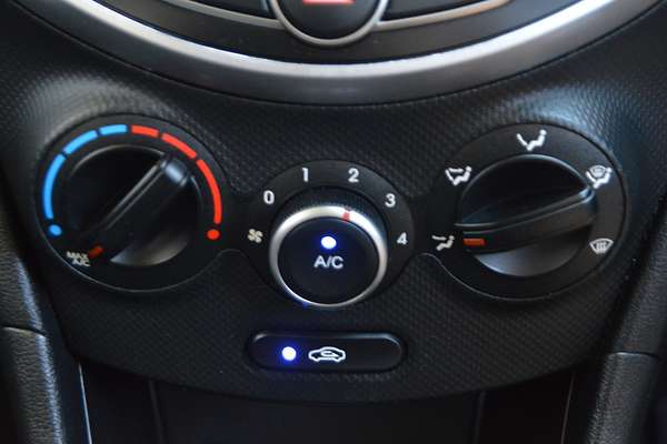 2016 Hyundai Accent Active RB4