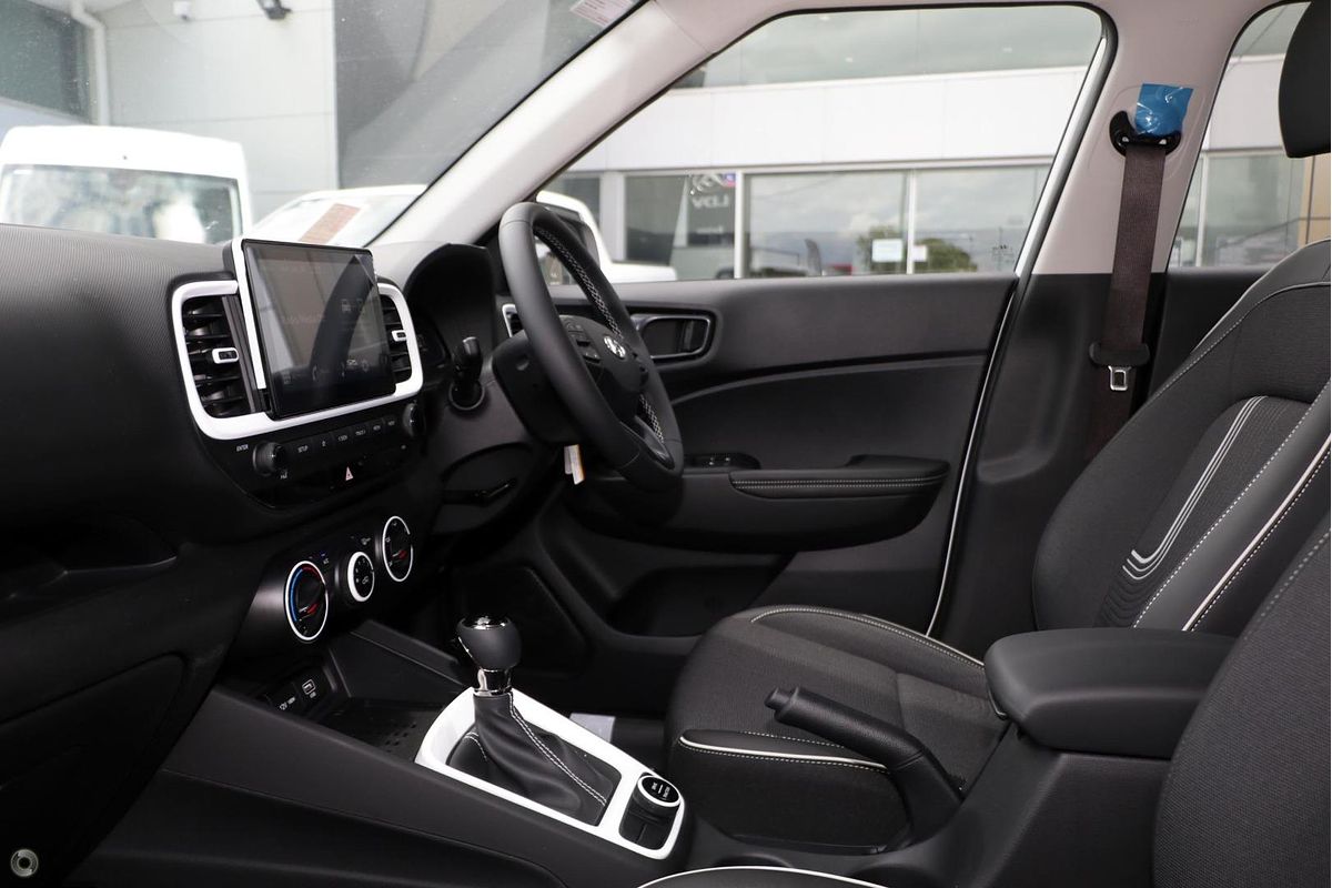 2025 Hyundai Venue Active QX.V5