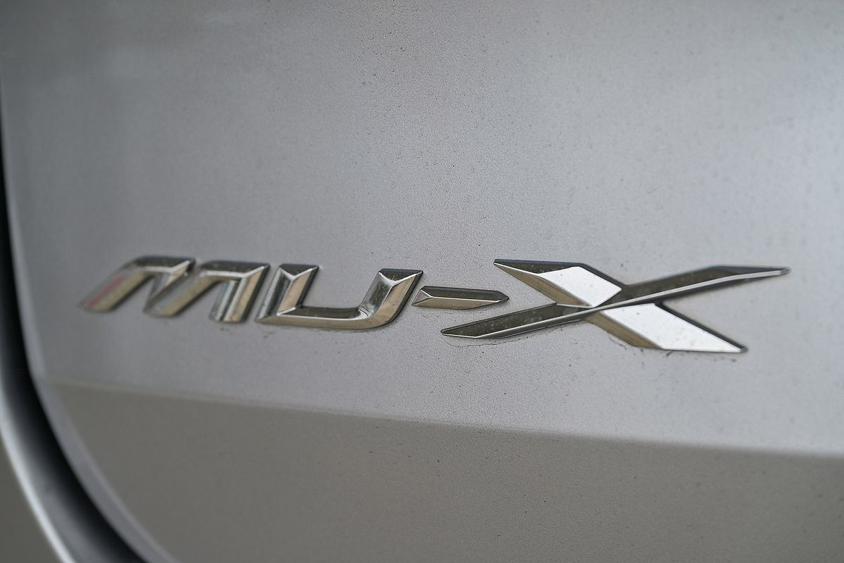 2023 Isuzu MU-X LS-T