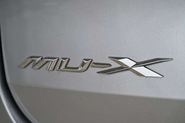 2023 Isuzu MU-X LS-T