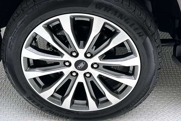 2024 Ford Everest Platinum