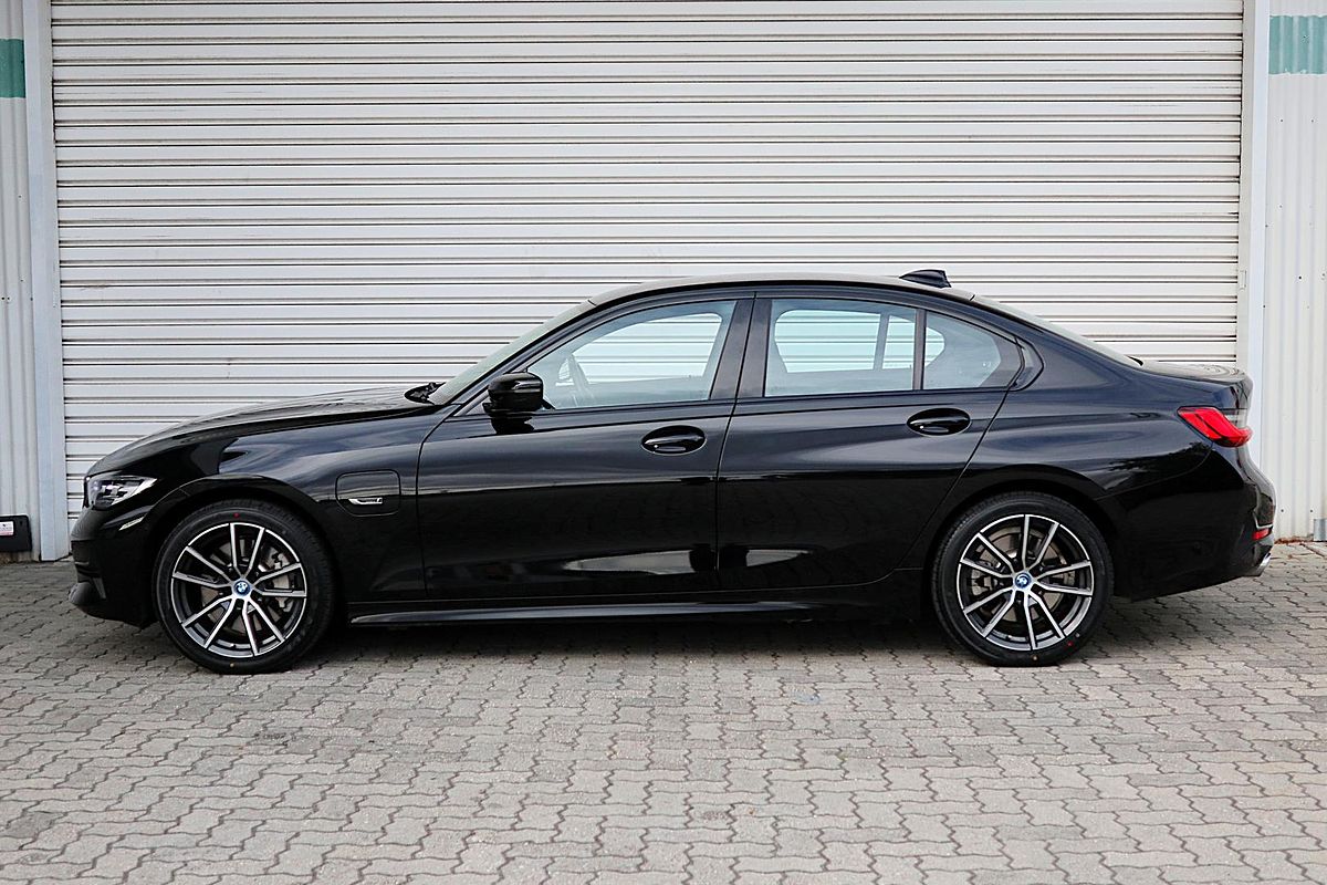 2021 BMW 3 Series 330e Luxury Line G20