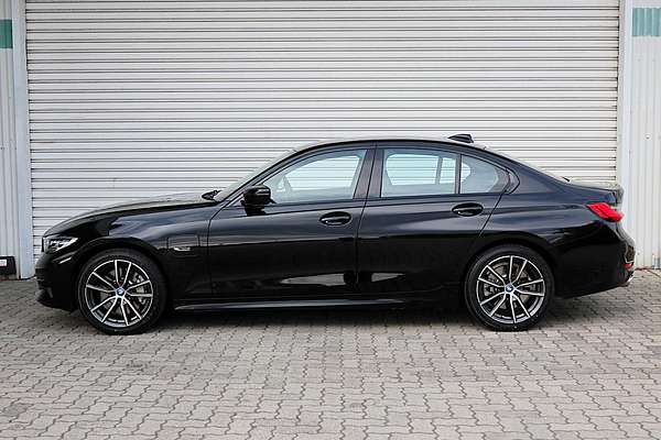 2021 BMW 3 Series 330e Luxury Line G20