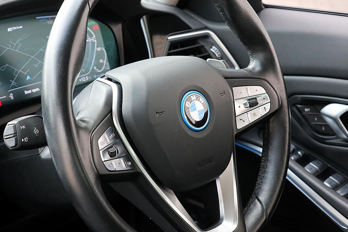 2021 BMW 3 Series 330e Luxury Line G20