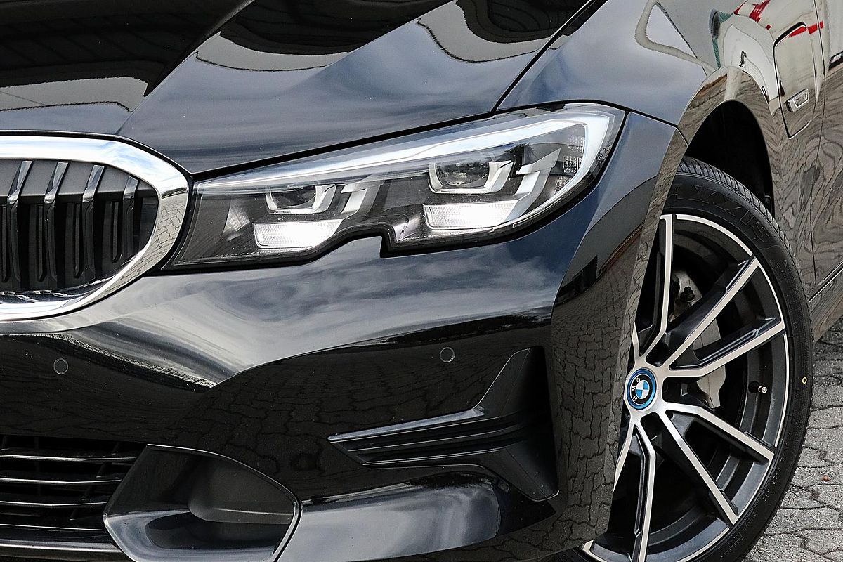 2021 BMW 3 Series 330e Luxury Line G20