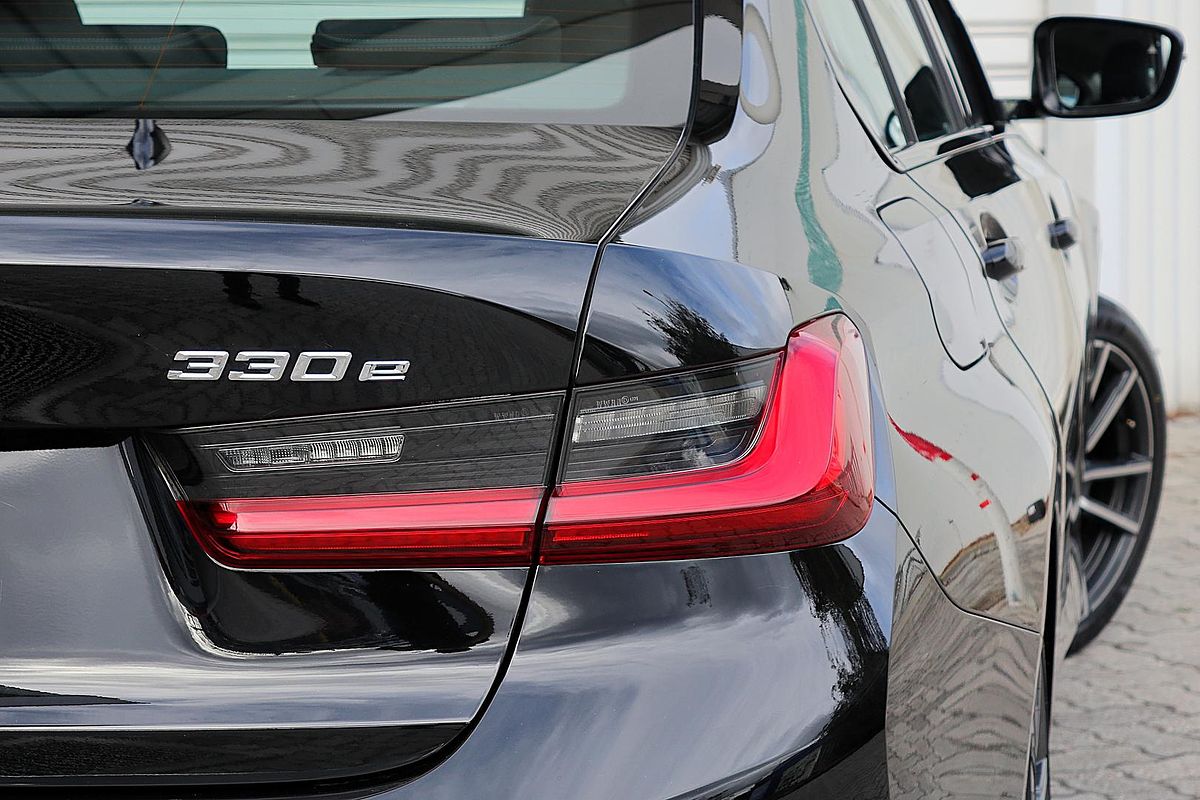 2021 BMW 3 Series 330e Luxury Line G20