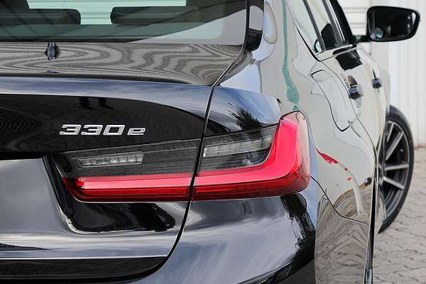 2021 BMW 3 Series 330e Luxury Line G20