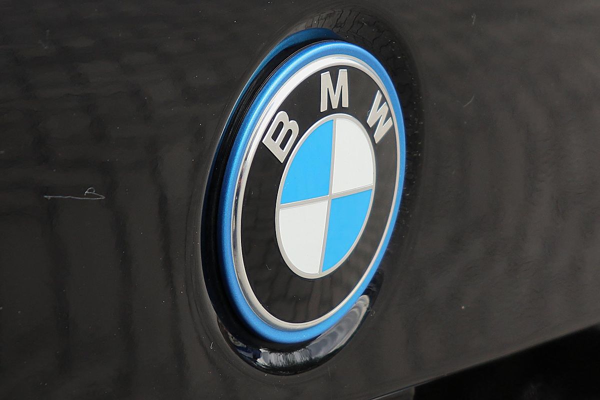 2021 BMW 3 Series 330e Luxury Line G20