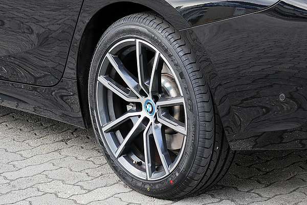 2021 BMW 3 Series 330e Luxury Line G20