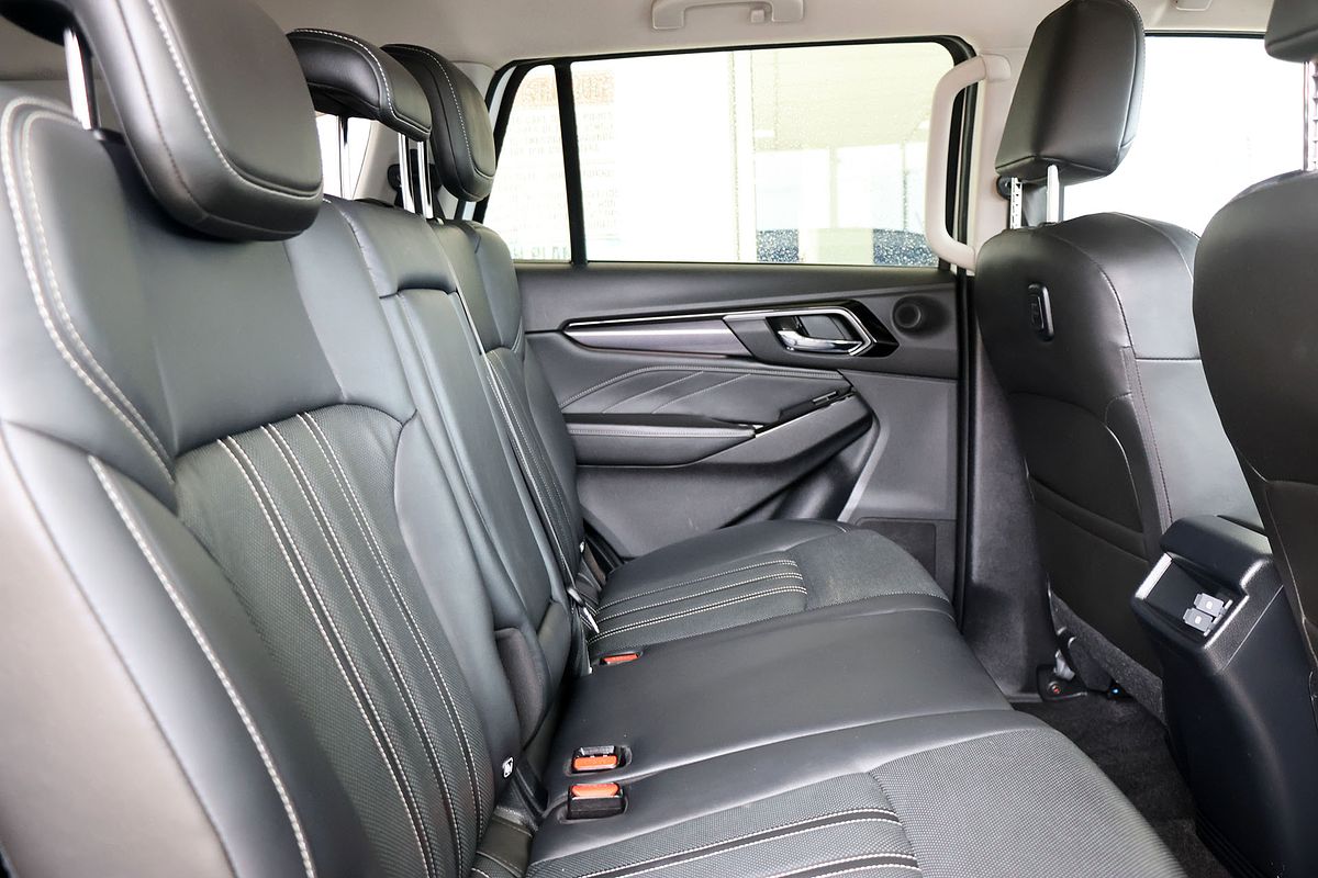 2023 Isuzu MU-X LS-T