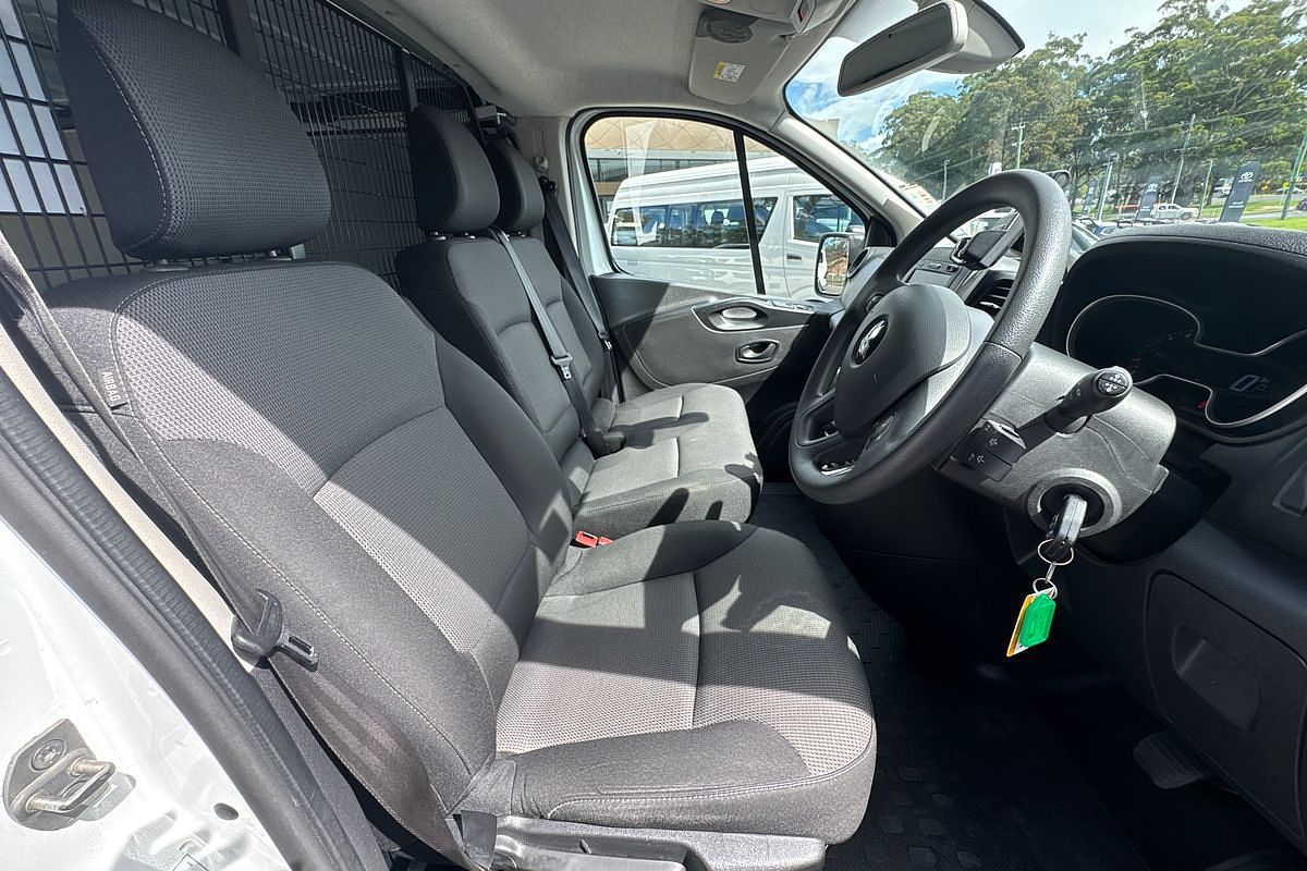 2022 Mitsubishi Express GLX SN SWB